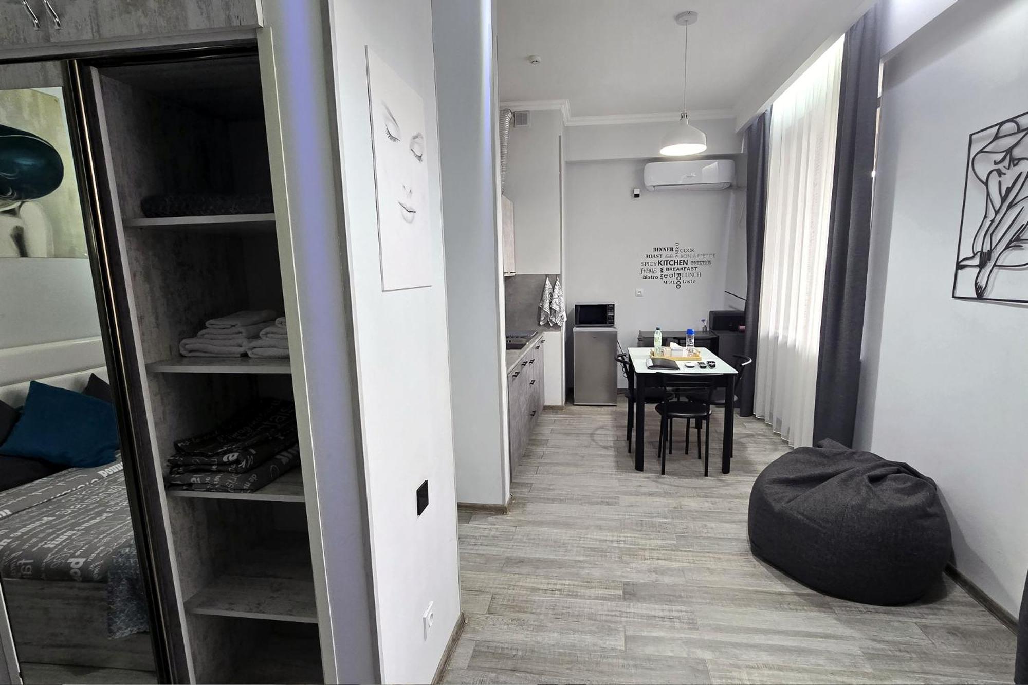 L&L. Yerevan Exterior foto