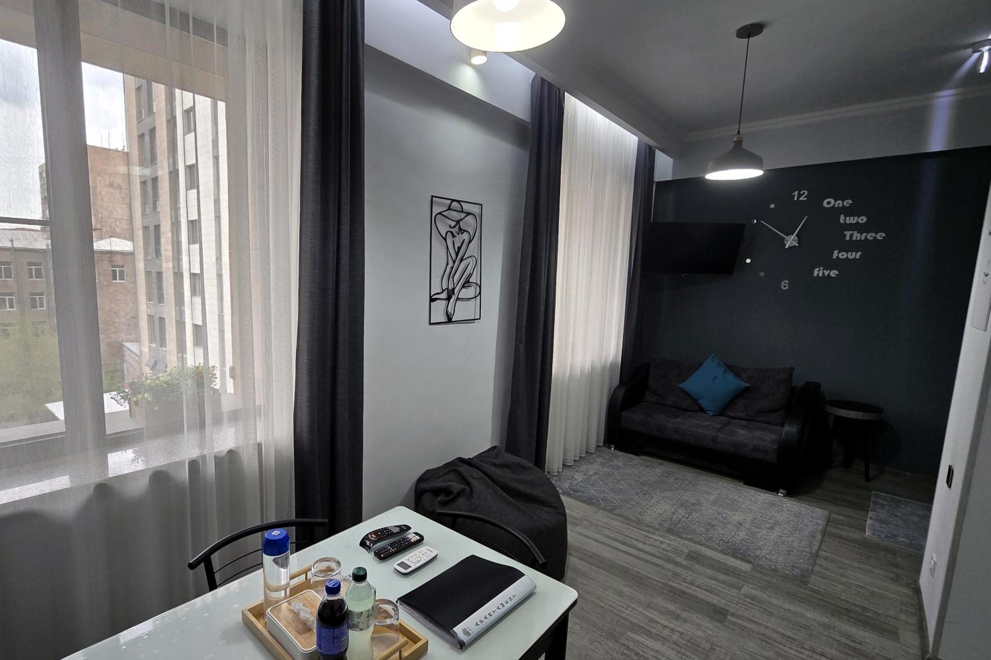 L&L. Yerevan Exterior foto